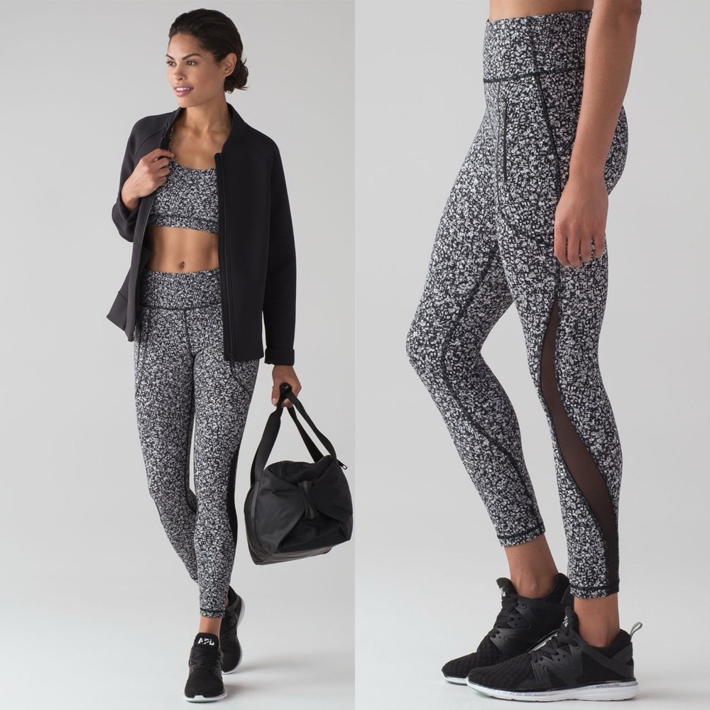 LULULEMON Invigorate 7/8 Tight in Daisy Dust Alpine White Black / Black Size 6